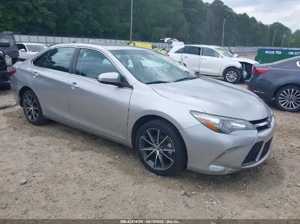 4T1BF1FK1HU392749 2017 TOYOTA CAMRY - Image 1