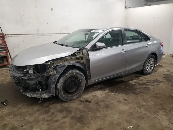 4T1BF1FK1HU392962 2017 TOYOTA CAMRY - Image 1