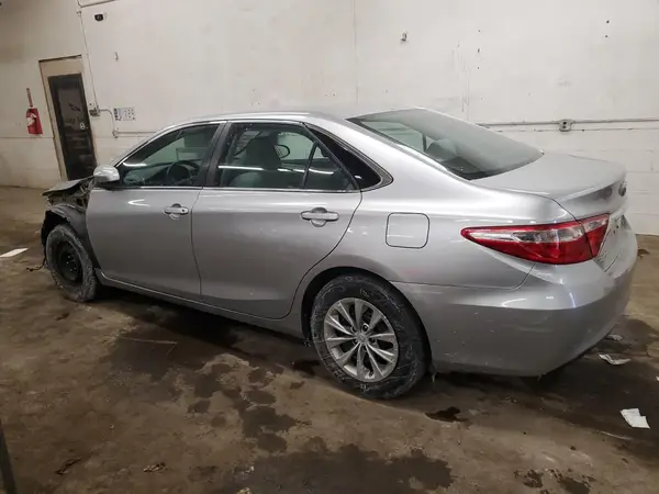 4T1BF1FK1HU392962 2017 TOYOTA CAMRY - Image 2