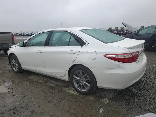 4T1BF1FK1HU393531 2017 TOYOTA CAMRY - Image 2