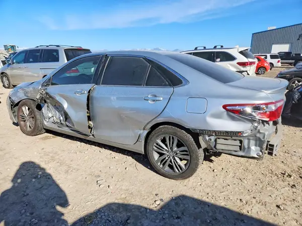 4T1BF1FK1HU394372 2017 TOYOTA CAMRY - Image 2