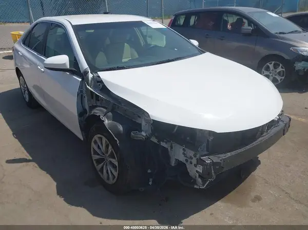 4T1BF1FK1HU395019 2017 TOYOTA CAMRY - Image 1