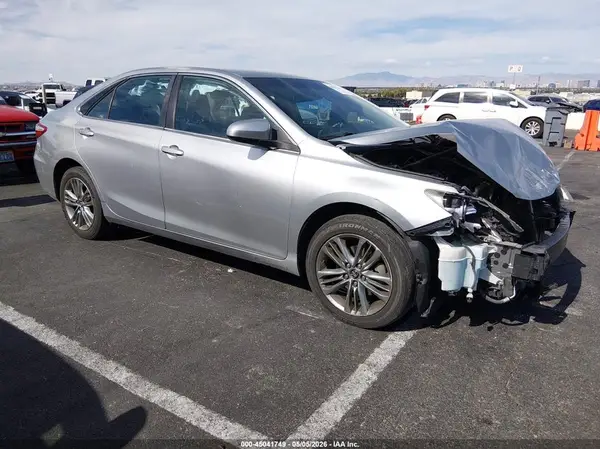 4T1BF1FK1HU396204 2017 TOYOTA CAMRY - Image 1