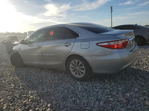 4T1BF1FK1HU398034 2017 TOYOTA CAMRY - Image 2