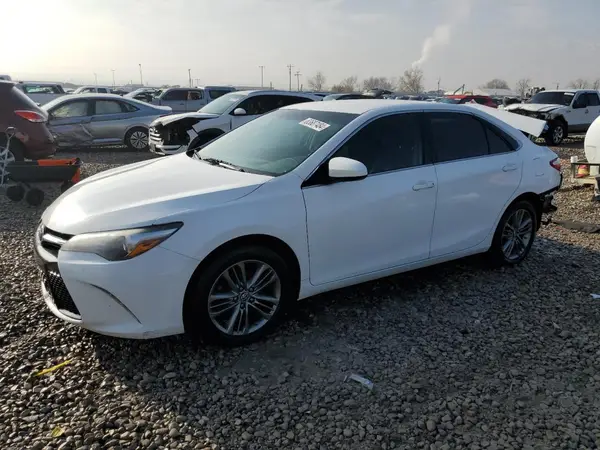 4T1BF1FK1HU400624 2017 TOYOTA CAMRY - Image 1