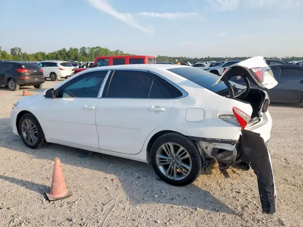 4T1BF1FK1HU401899 2017 TOYOTA CAMRY - Image 2
