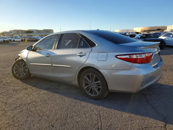 4T1BF1FK1HU402261 2017 TOYOTA CAMRY - Image 2