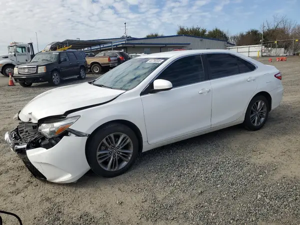 4T1BF1FK1HU404981 2017 TOYOTA CAMRY - Image 1