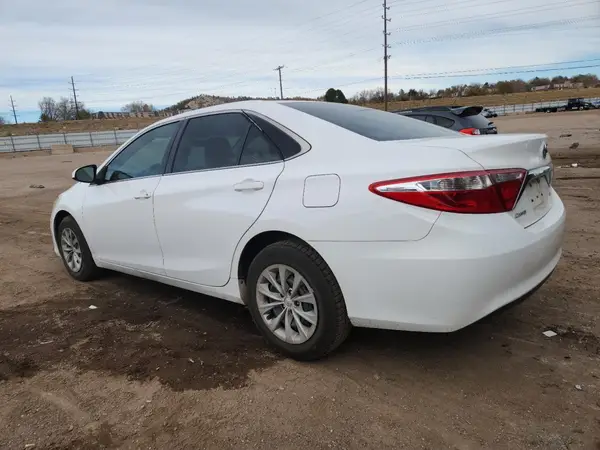 4T1BF1FK1HU405418 2017 TOYOTA CAMRY - Image 2