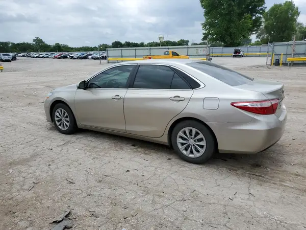 4T1BF1FK1HU405547 2017 TOYOTA CAMRY - Image 2