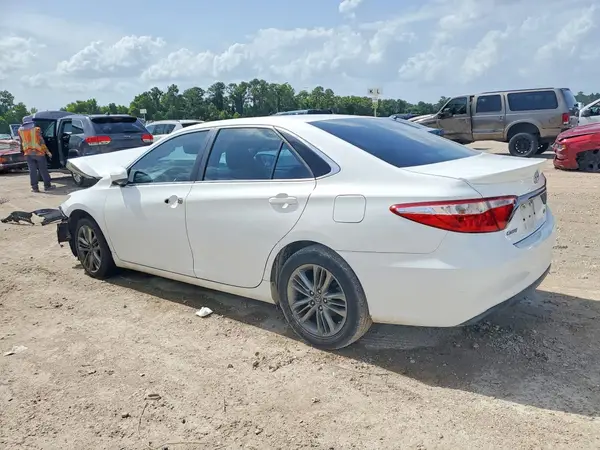 4T1BF1FK1HU406682 2017 TOYOTA CAMRY - Image 2