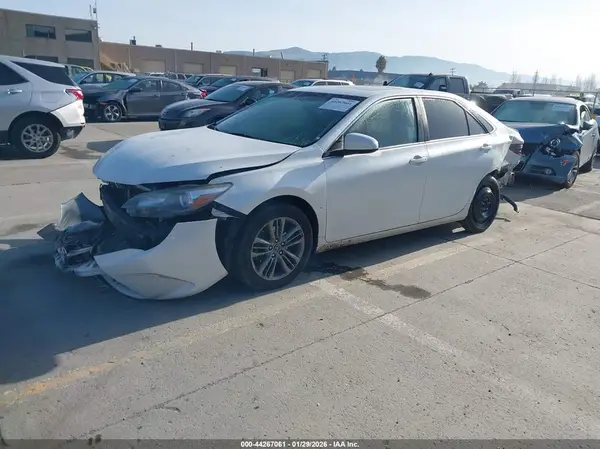 4T1BF1FK1HU407668 2017 TOYOTA CAMRY - Image 2