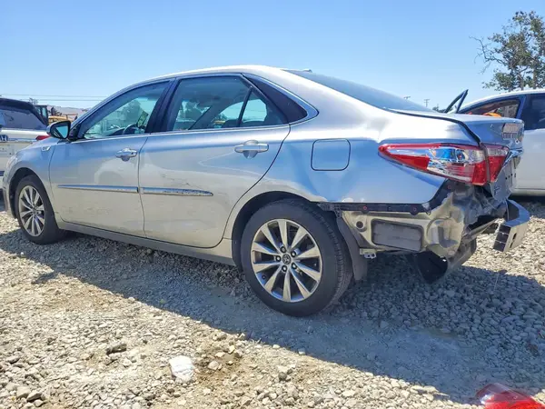 4T1BF1FK1HU408996 2017 TOYOTA CAMRY - Image 2