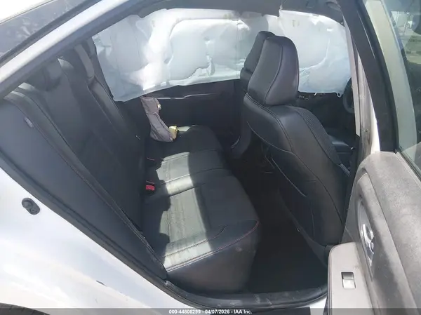 4T1BF1FK1HU410067 2017 TOYOTA CAMRY - Image 8