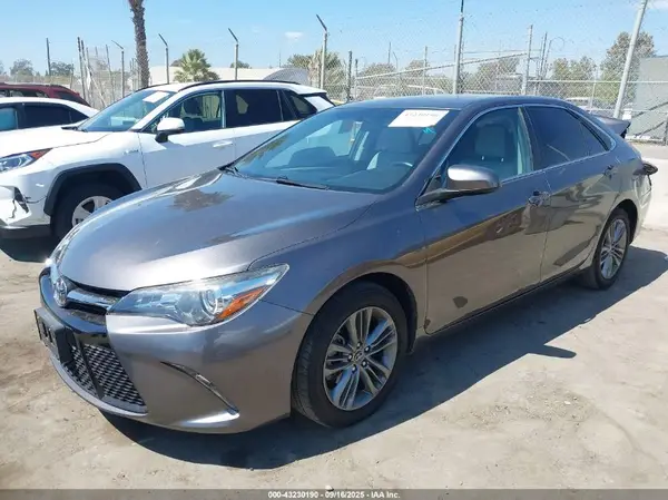 4T1BF1FK1HU410909 2017 TOYOTA CAMRY - Image 2