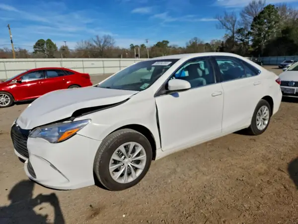 4T1BF1FK1HU411879 2017 TOYOTA CAMRY - Image 1
