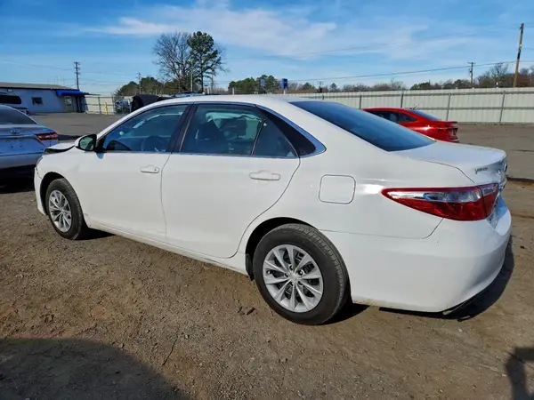 4T1BF1FK1HU411879 2017 TOYOTA CAMRY - Image 2