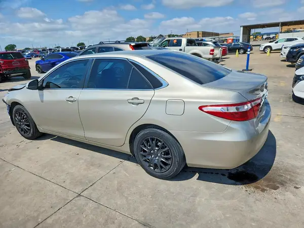 4T1BF1FK1HU412157 2017 TOYOTA CAMRY - Image 2