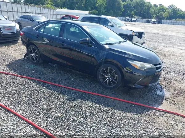 4T1BF1FK1HU414524 2017 TOYOTA CAMRY - Image 1
