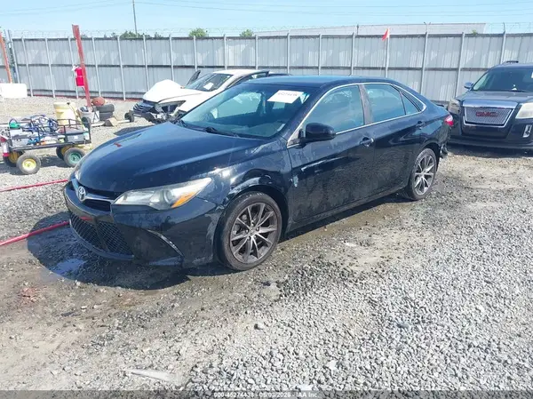 4T1BF1FK1HU414524 2017 TOYOTA CAMRY - Image 2