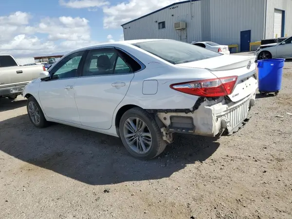 4T1BF1FK1HU414801 2017 TOYOTA CAMRY - Image 2