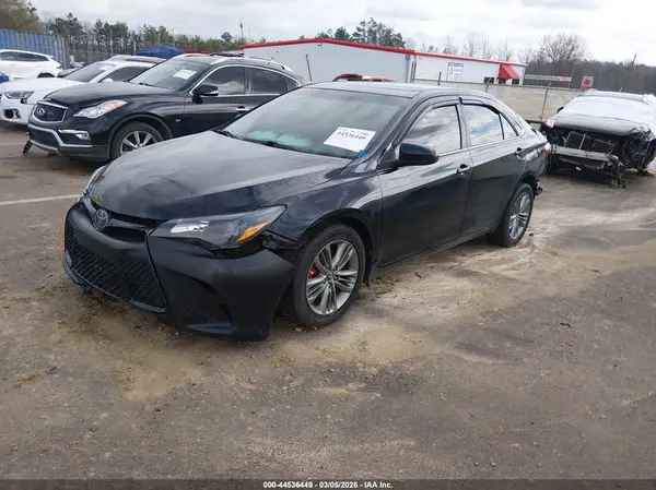 4T1BF1FK1HU415110 2017 TOYOTA CAMRY - Image 2