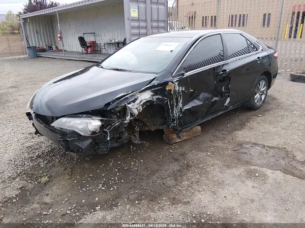 4T1BF1FK1HU415317 2017 TOYOTA CAMRY - Image 2