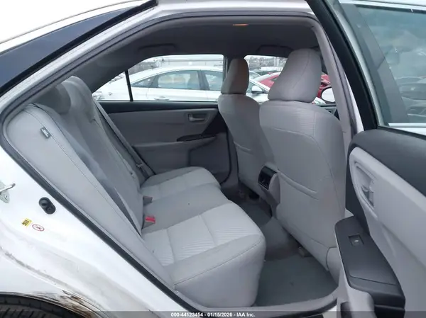 4T1BF1FK1HU415978 2017 TOYOTA CAMRY - Image 8