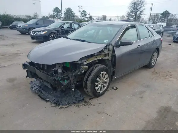 4T1BF1FK1HU416662 2017 TOYOTA CAMRY - Image 2