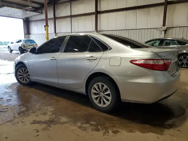 4T1BF1FK1HU417438 2017 TOYOTA CAMRY - Image 2