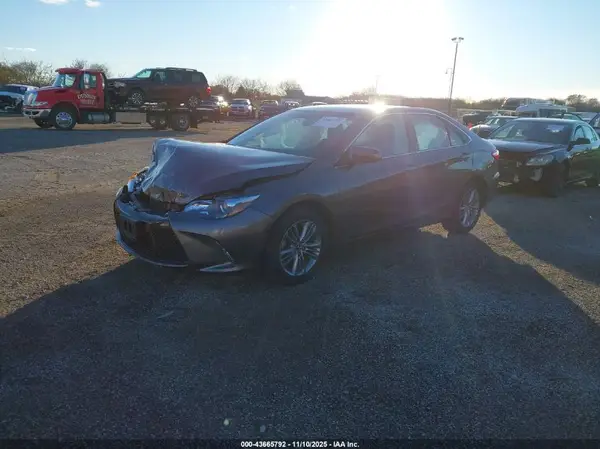 4T1BF1FK1HU422395 2017 TOYOTA CAMRY - Image 2