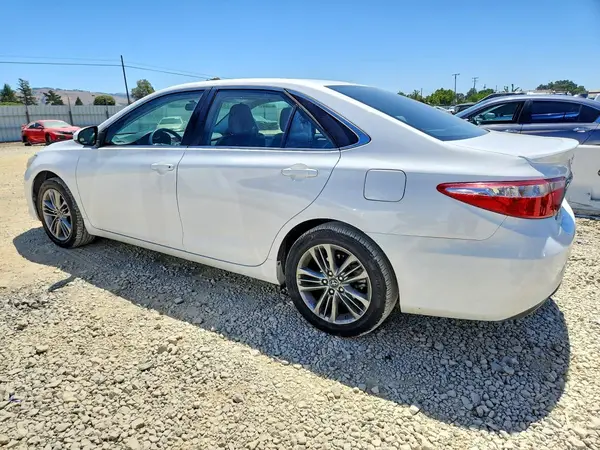 4T1BF1FK1HU422798 2017 TOYOTA CAMRY - Image 2