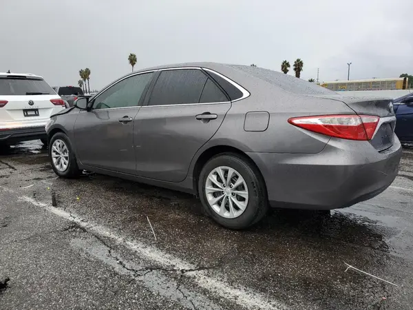 4T1BF1FK1HU422932 2017 TOYOTA CAMRY - Image 2