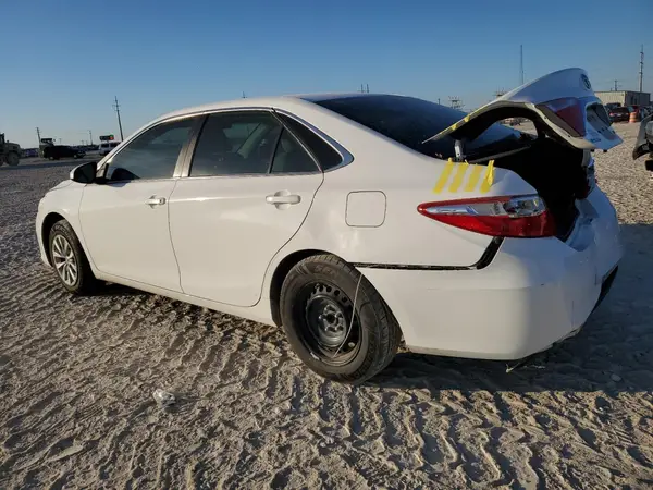 4T1BF1FK1HU423269 2017 TOYOTA CAMRY - Image 2