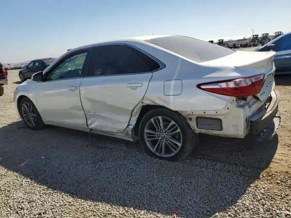 4T1BF1FK1HU423384 2017 TOYOTA CAMRY - Image 2