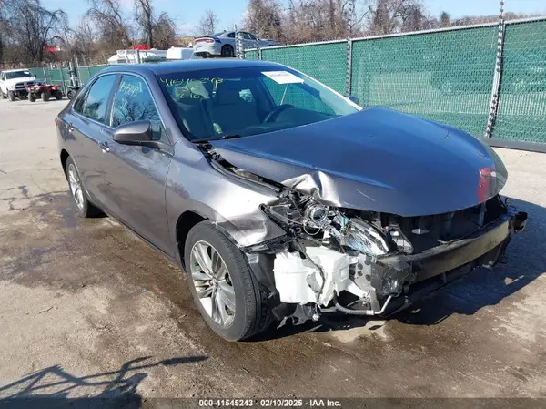 4T1BF1FK1HU425412 2017 TOYOTA CAMRY - Image 1