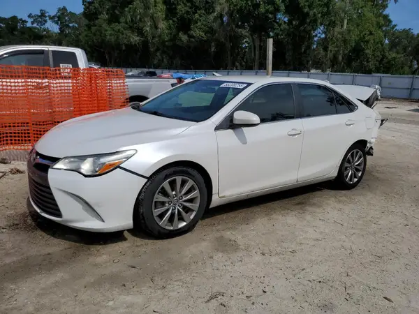 4T1BF1FK1HU425815 2017 TOYOTA CAMRY - Image 1