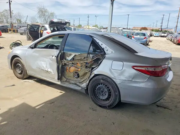 4T1BF1FK1HU426317 2017 TOYOTA CAMRY - Image 2