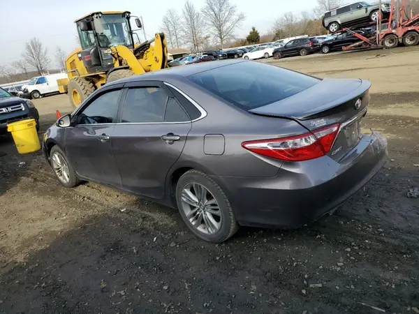 4T1BF1FK1HU430593 2017 TOYOTA CAMRY - Image 2