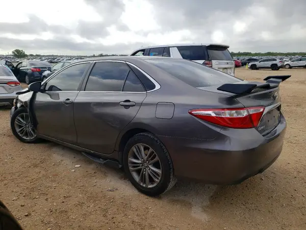 4T1BF1FK1HU430755 2017 TOYOTA CAMRY - Image 2