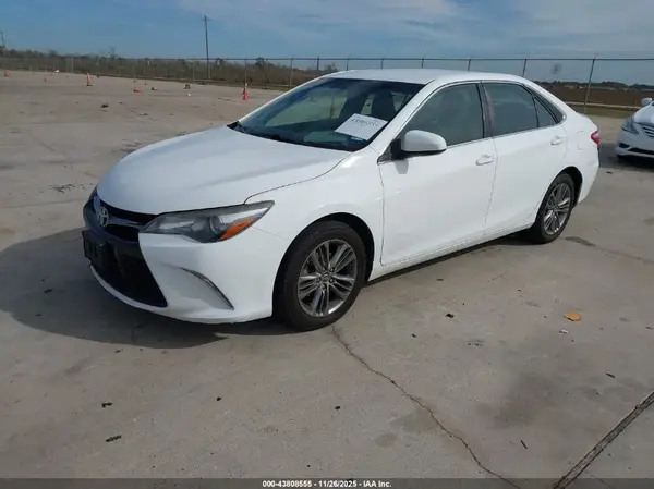 4T1BF1FK1HU430917 2017 TOYOTA CAMRY - Image 2