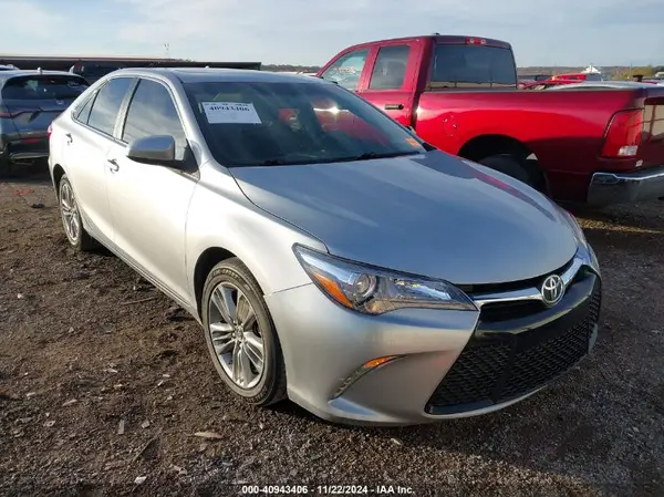 4T1BF1FK1HU431386 2017 TOYOTA CAMRY - Image 1