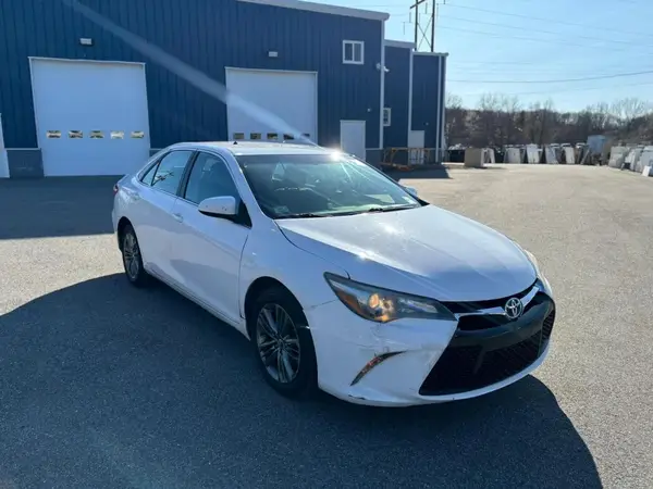 4T1BF1FK1HU43185 2017 TOYOTA CAMRY - Image 1