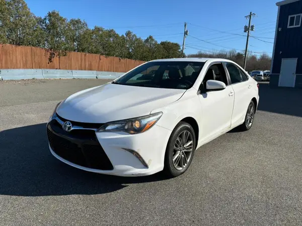 4T1BF1FK1HU43185 2017 TOYOTA CAMRY - Image 2