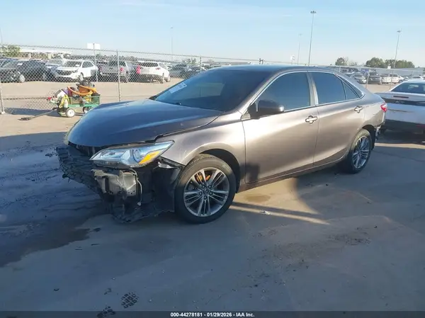 4T1BF1FK1HU432487 2017 TOYOTA CAMRY - Image 2