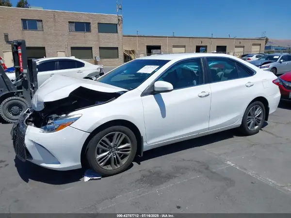 4T1BF1FK1HU436457 2017 TOYOTA CAMRY - Image 2
