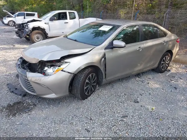 4T1BF1FK1HU437558 2017 TOYOTA CAMRY - Image 2