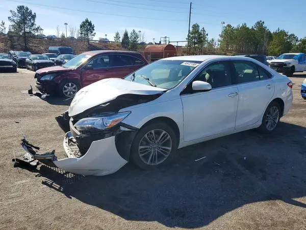 4T1BF1FK1HU438189 2017 TOYOTA CAMRY - Image 1