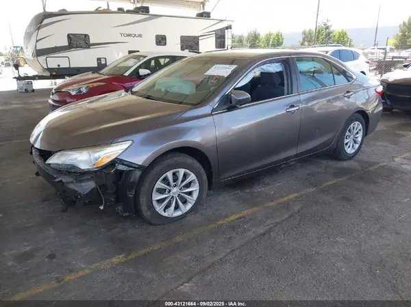 4T1BF1FK1HU442520 2017 TOYOTA CAMRY - Image 2