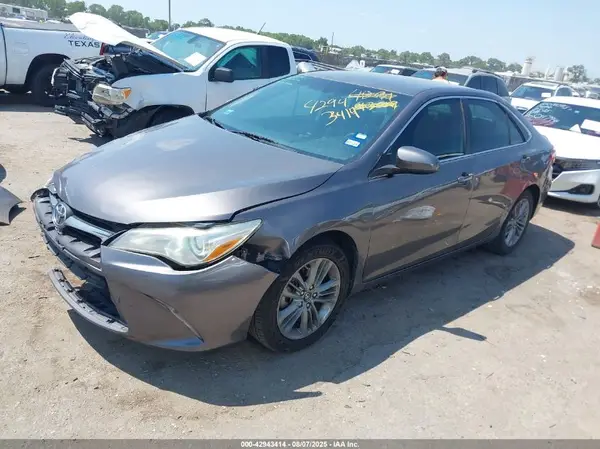 4T1BF1FK1HU443912 2017 TOYOTA CAMRY - Image 2